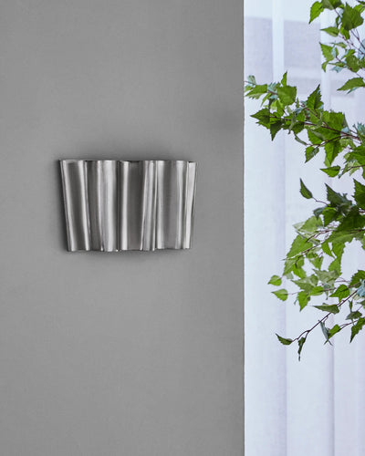Wandlamp Flola - Geborsteld zilver, sfeerbeeld