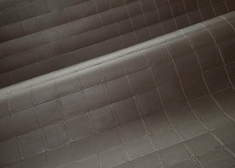 Behang Textura Alma Taupe 21013A - ARTE Behang Textura Alma Taupe 21013A - ARTE