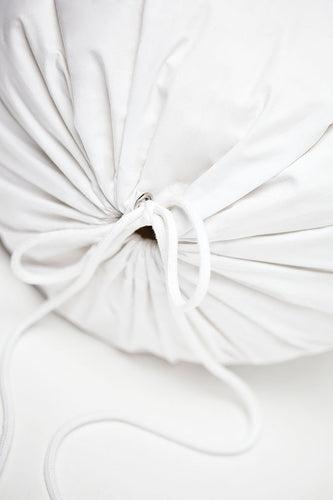 Nekrol kussen - Cooper White