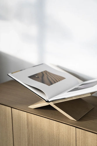 Boekenstandaard Tee Brown